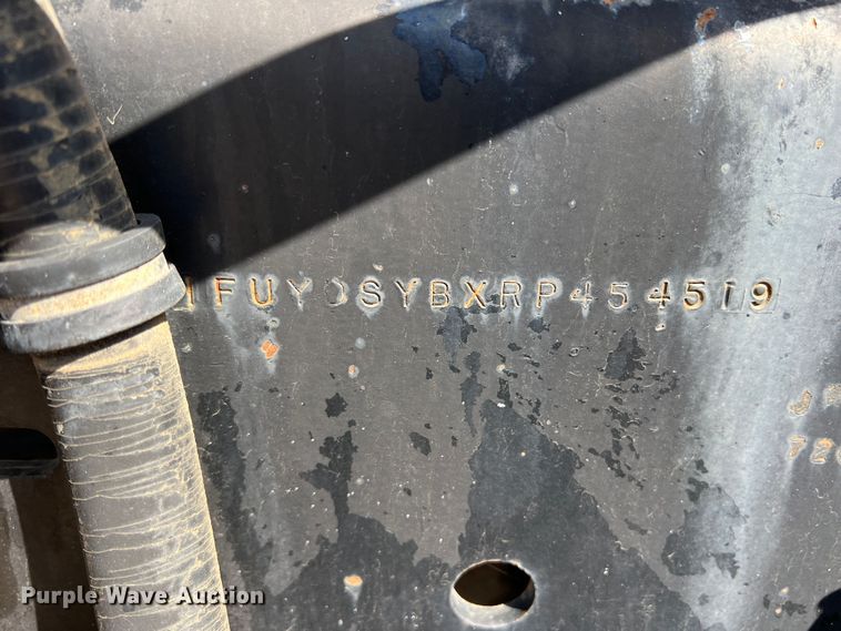 image for item DN3110 1994 Freightliner  dump truck