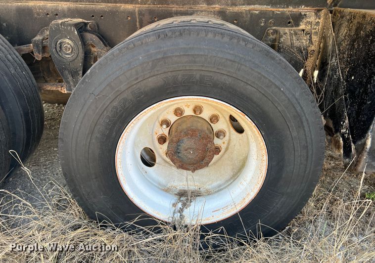 image for item DN3110 1994 Freightliner  dump truck