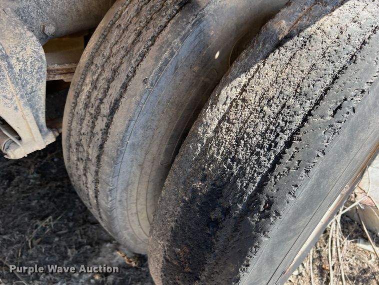 image for item DN3110 1994 Freightliner  dump truck