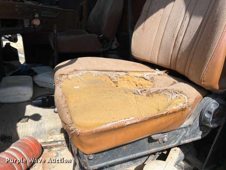 image for item DN3112 1994 Freightliner FLD  truck cab and chassis