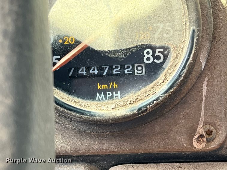 image for item DN3112 1994 Freightliner FLD  truck cab and chassis