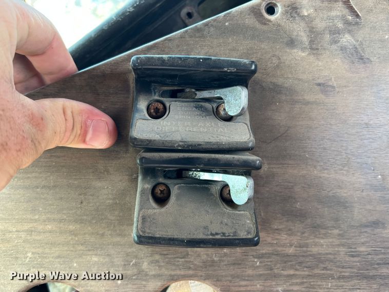 image for item DN3112 1994 Freightliner FLD  truck cab and chassis