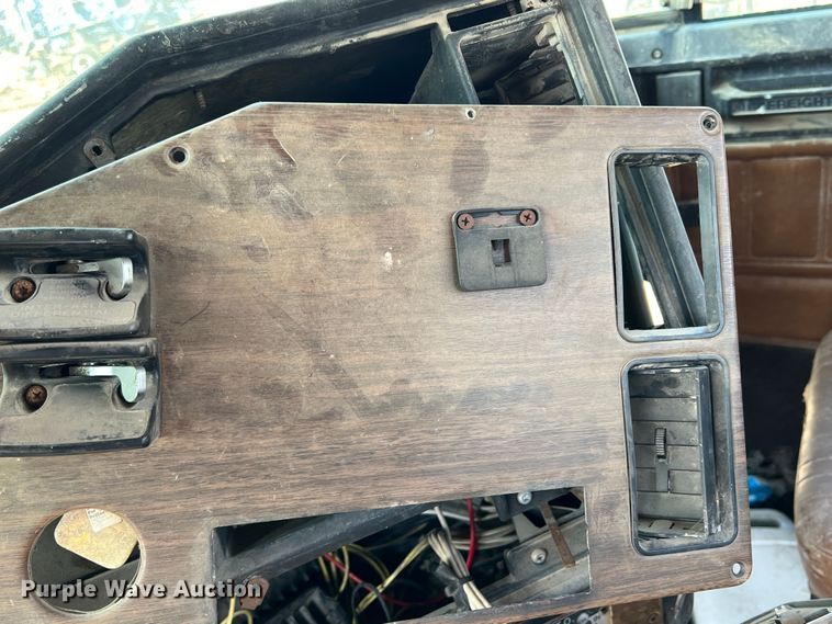 image for item DN3112 1994 Freightliner FLD  truck cab and chassis