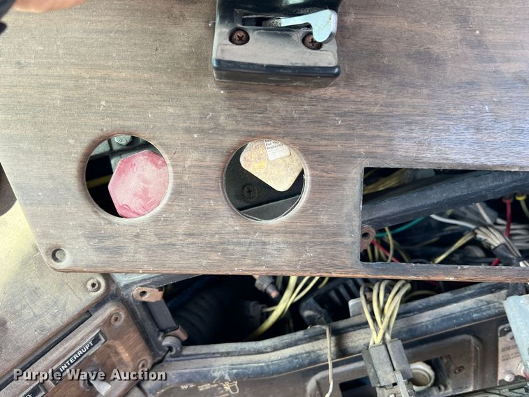 image for item DN3112 1994 Freightliner FLD  truck cab and chassis