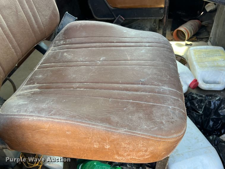 image for item DN3112 1994 Freightliner FLD  truck cab and chassis