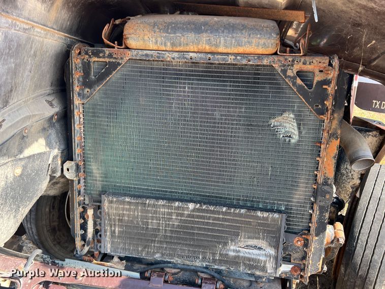 image for item DN3112 1994 Freightliner FLD  truck cab and chassis