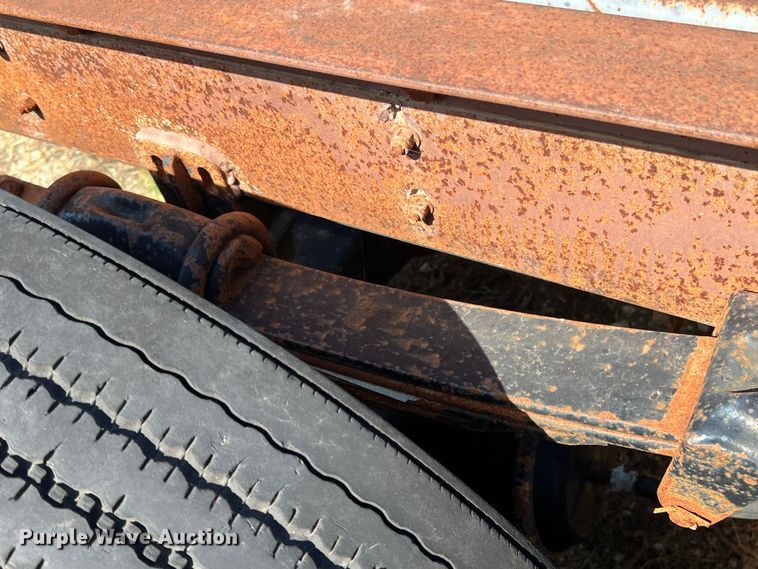 image for item DN3112 1994 Freightliner FLD  truck cab and chassis