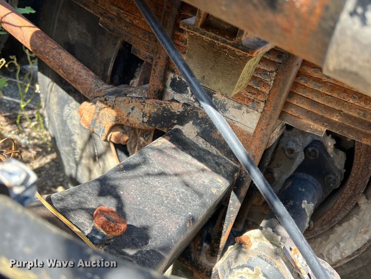 image for item DN3112 1994 Freightliner FLD  truck cab and chassis