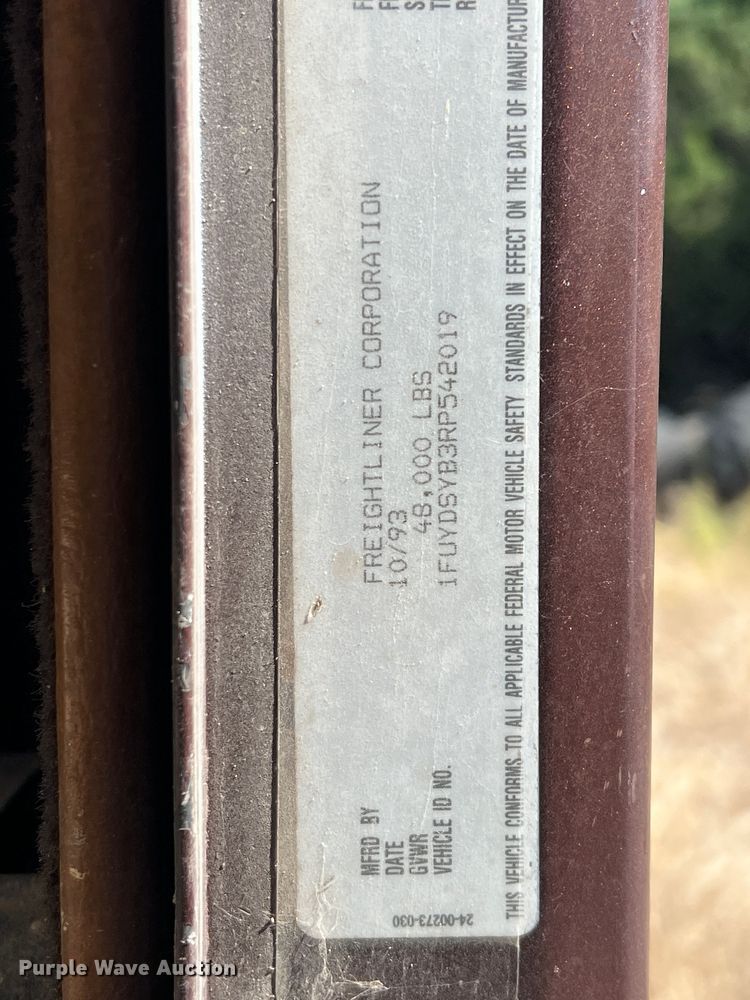 image for item DN3112 1994 Freightliner FLD  truck cab and chassis