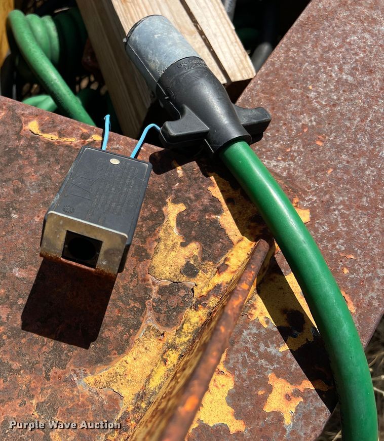 image for item DN3113 1999 Belshe FB-30  equipment trailer