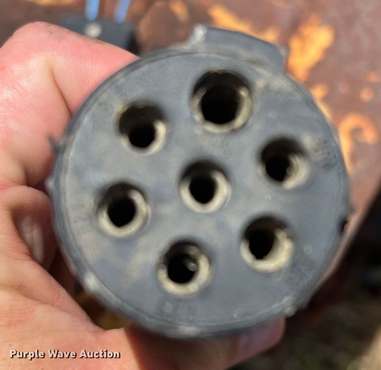 image for item DN3113 1999 Belshe FB-30  equipment trailer