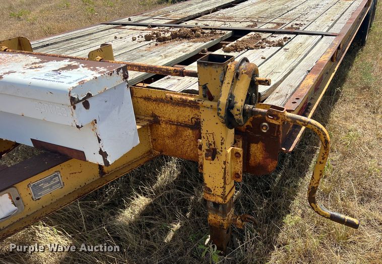 image for item DN3113 1999 Belshe FB-30  equipment trailer