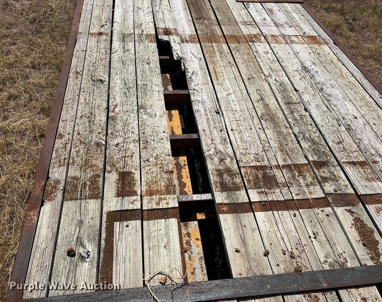 image for item DN3113 1999 Belshe FB-30  equipment trailer