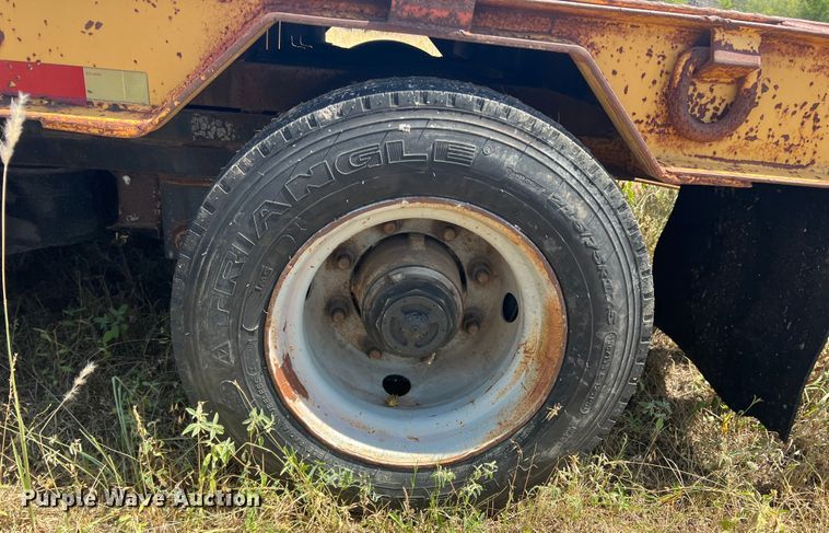 image for item DN3113 1999 Belshe FB-30  equipment trailer