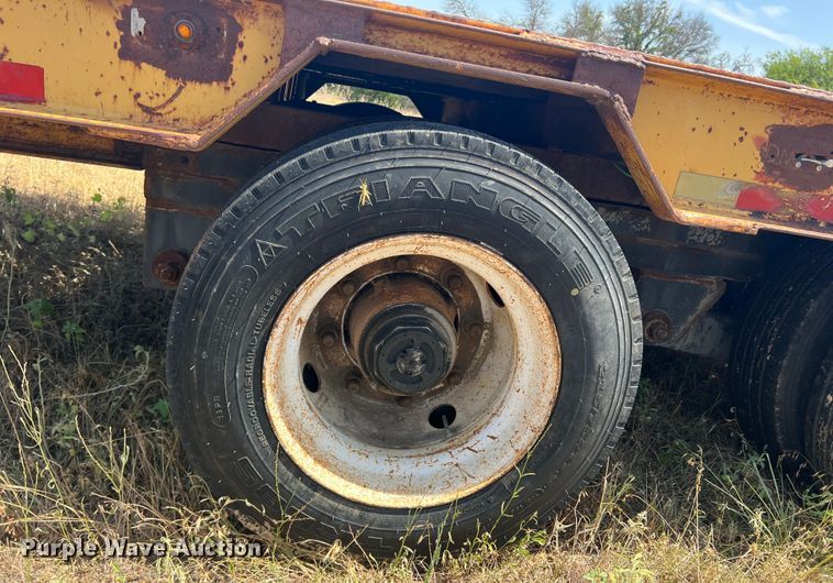 image for item DN3113 1999 Belshe FB-30  equipment trailer