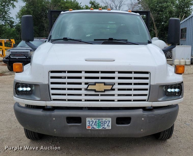 image for item DN6337 2005 Chevrolet C4500  dump flatbed truck