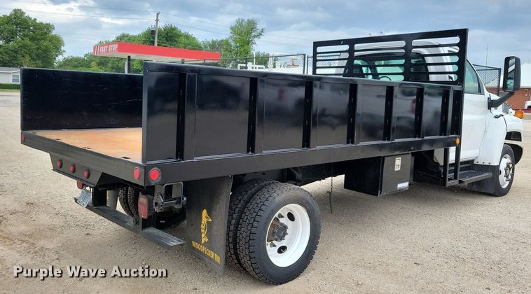 image for item DN6337 2005 Chevrolet C4500  dump flatbed truck
