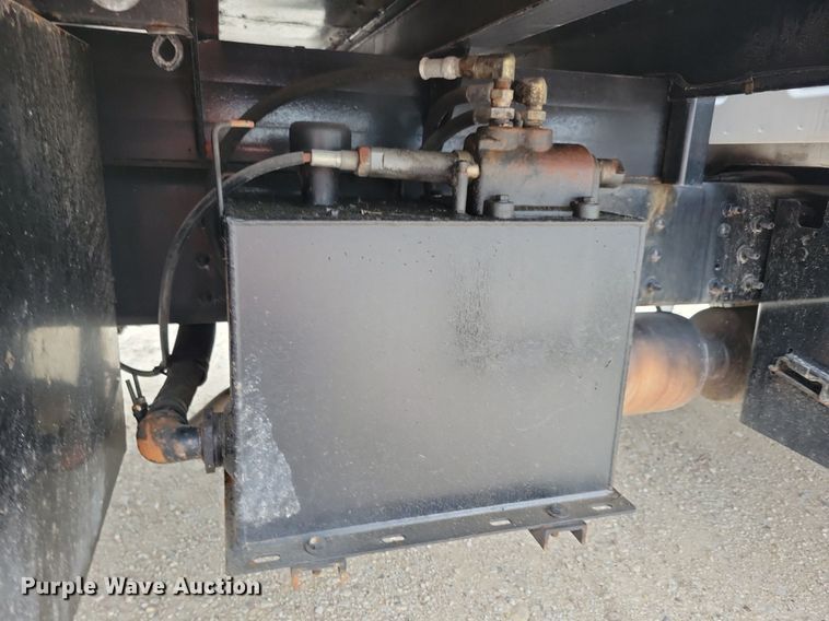 image for item DN6337 2005 Chevrolet C4500  dump flatbed truck