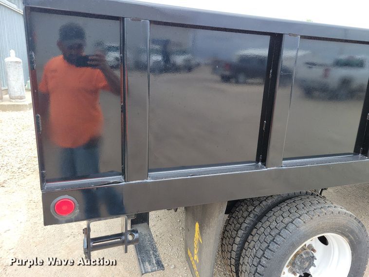 image for item DN6337 2005 Chevrolet C4500  dump flatbed truck