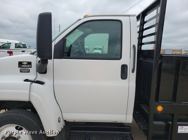 image for item DN6337 2005 Chevrolet C4500  dump flatbed truck