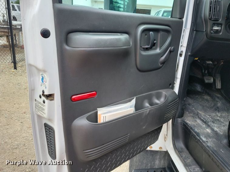 image for item DN6337 2005 Chevrolet C4500  dump flatbed truck