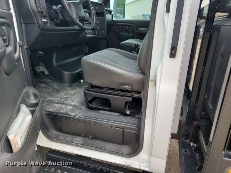 image for item DN6337 2005 Chevrolet C4500  dump flatbed truck