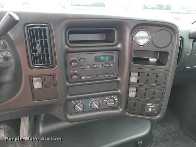 image for item DN6337 2005 Chevrolet C4500  dump flatbed truck