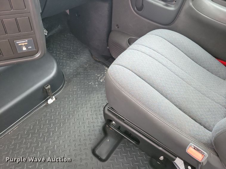 image for item DN6337 2005 Chevrolet C4500  dump flatbed truck