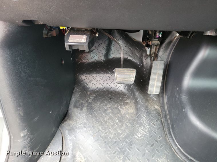 image for item DN6337 2005 Chevrolet C4500  dump flatbed truck