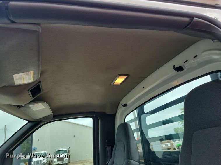 image for item DN6337 2005 Chevrolet C4500  dump flatbed truck