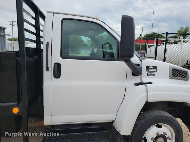 image for item DN6337 2005 Chevrolet C4500  dump flatbed truck