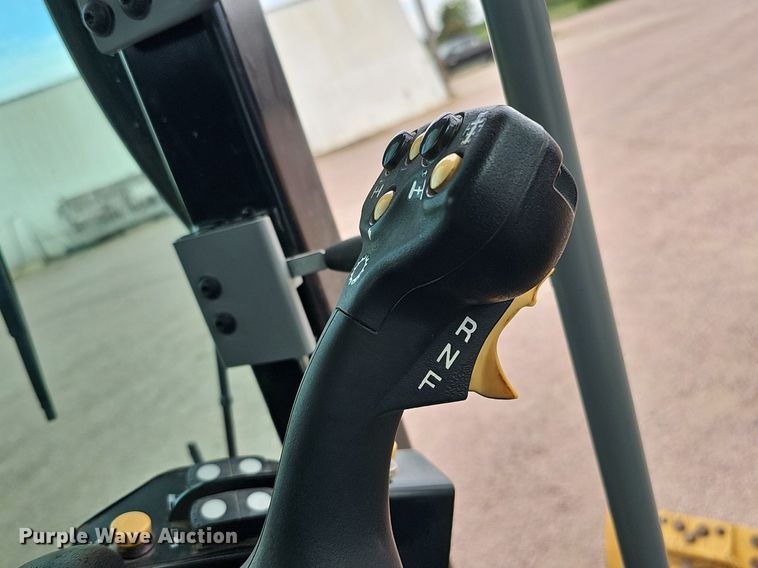 image for item DO2856 2014 Caterpillar 12M2 AWD VHP Plus  motor grader