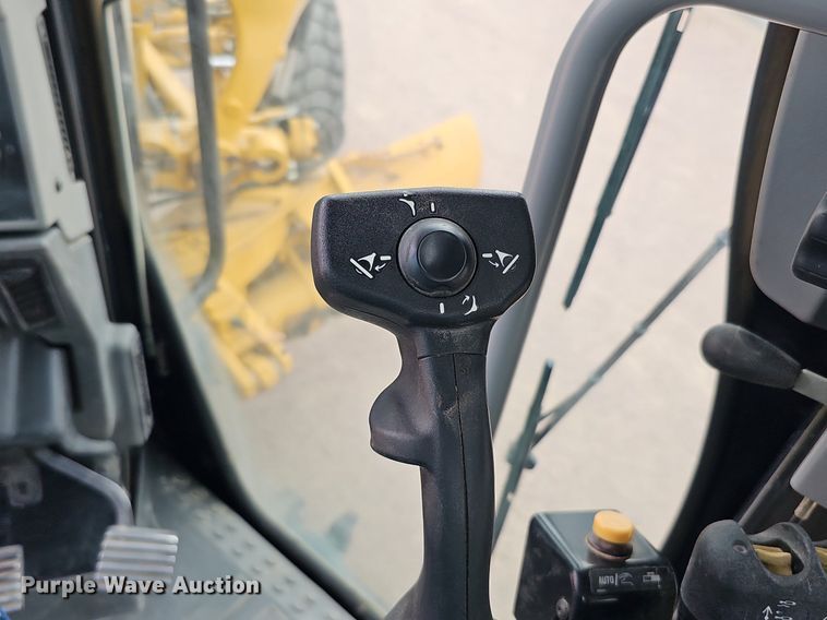 image for item DO2856 2014 Caterpillar 12M2 AWD VHP Plus  motor grader