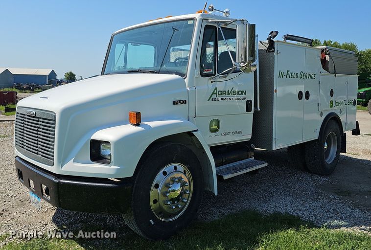 image for item DO2859 1998 Freightliner FL70  utility / service truck