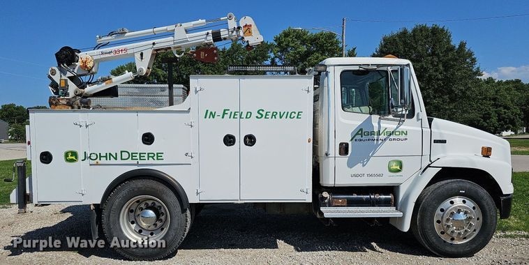 image for item DO2859 1998 Freightliner FL70  utility / service truck
