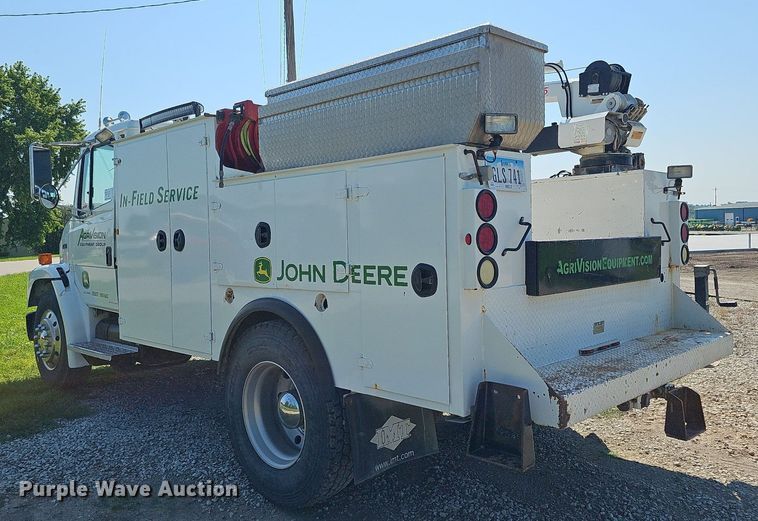 image for item DO2859 1998 Freightliner FL70  utility / service truck