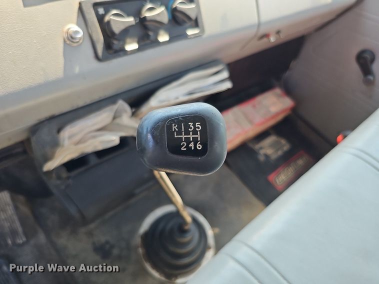 image for item DO2859 1998 Freightliner FL70  utility / service truck