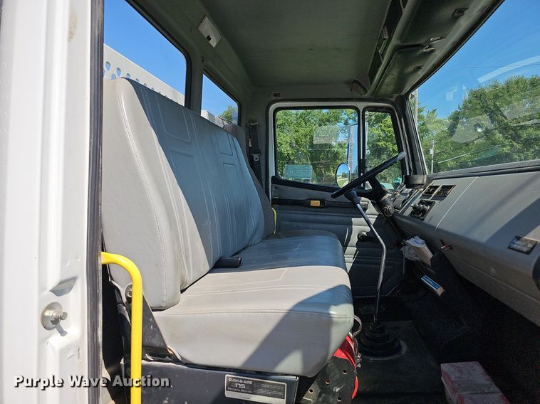 image for item DO2859 1998 Freightliner FL70  utility / service truck