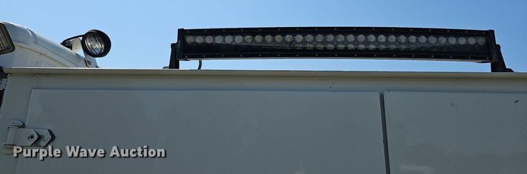 image for item DO2859 1998 Freightliner FL70  utility / service truck