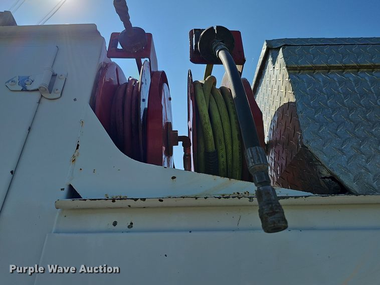 image for item DO2859 1998 Freightliner FL70  utility / service truck