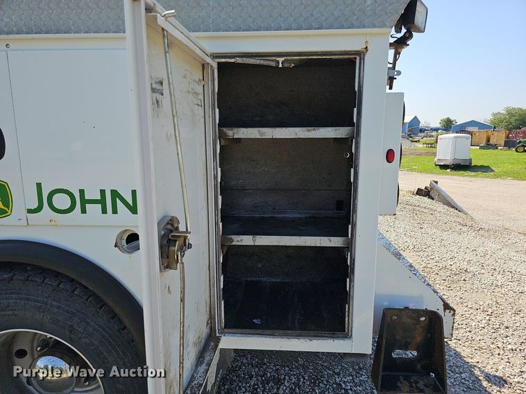 image for item DO2859 1998 Freightliner FL70  utility / service truck