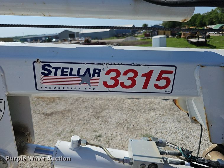 image for item DO2859 1998 Freightliner FL70  utility / service truck