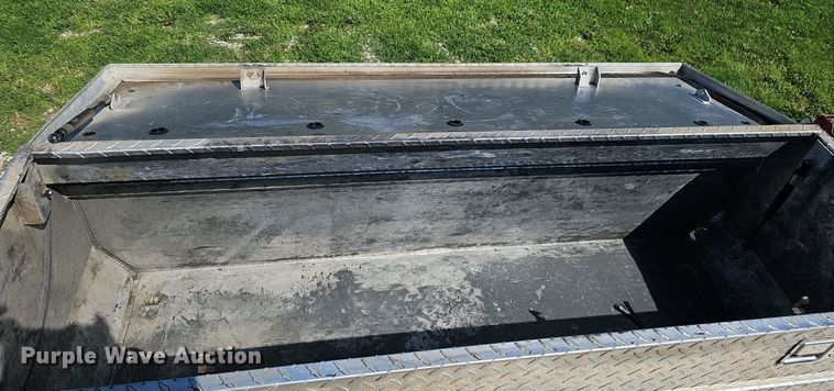 image for item DO2859 1998 Freightliner FL70  utility / service truck