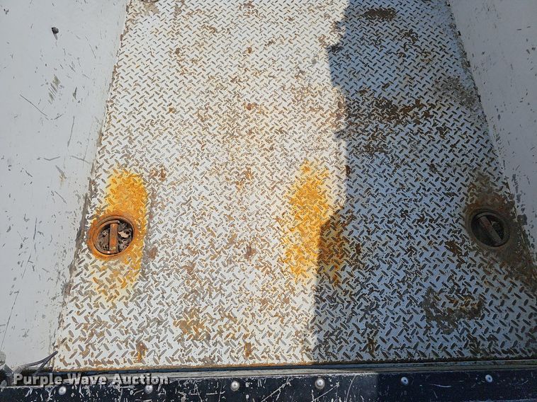 image for item DO2859 1998 Freightliner FL70  utility / service truck