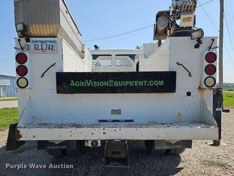 image for item DO2859 1998 Freightliner FL70  utility / service truck