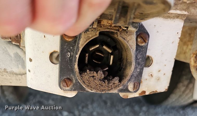 image for item DO2859 1998 Freightliner FL70  utility / service truck