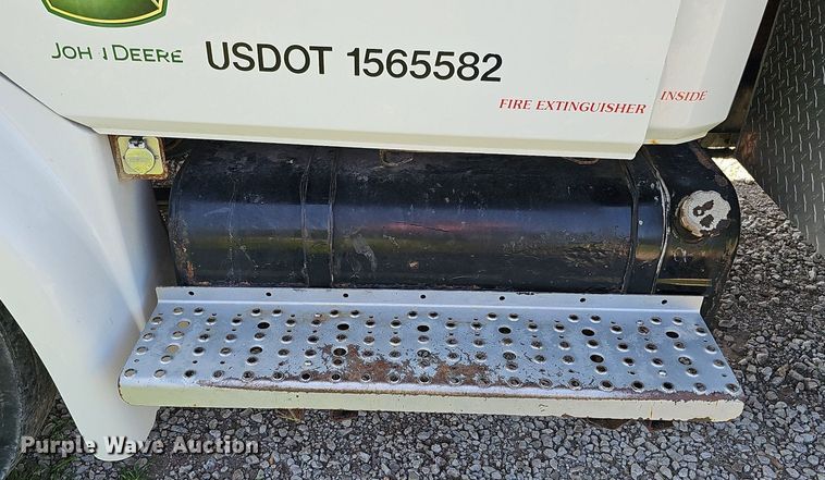 image for item DO2859 1998 Freightliner FL70  utility / service truck