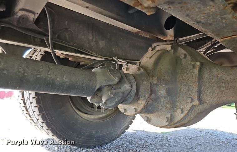 image for item DO2859 1998 Freightliner FL70  utility / service truck