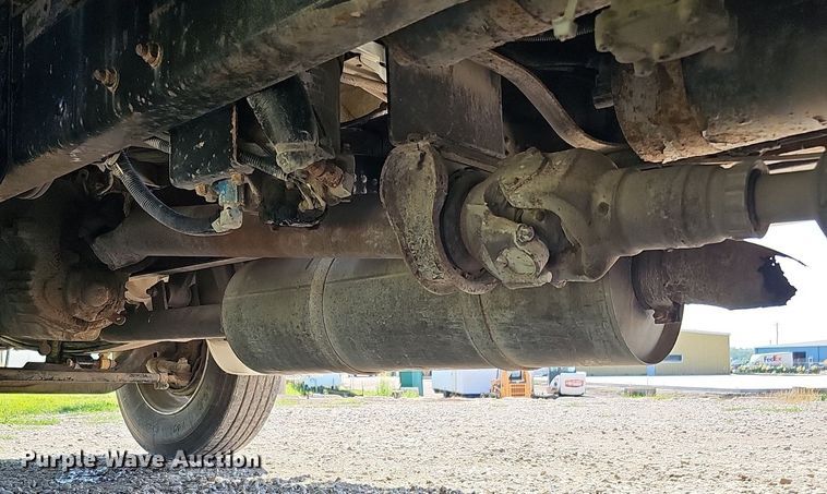 image for item DO2859 1998 Freightliner FL70  utility / service truck