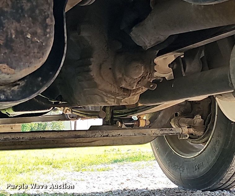 image for item DO2859 1998 Freightliner FL70  utility / service truck